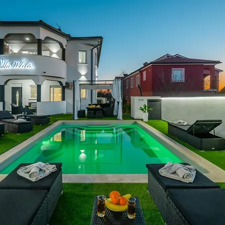White Pool Apartmens Pula