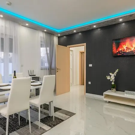 White Pool Apartmens Pula