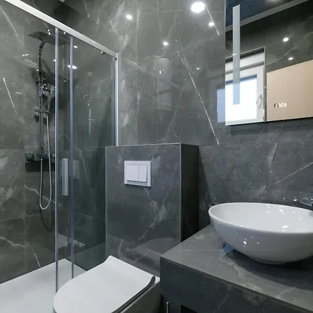White Pool Apartmens 3* Pula
